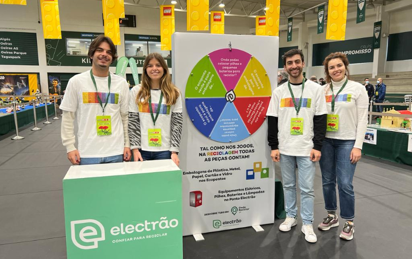 Electrão was in Oeiras Brincka 2022, the biggest national event of  LEGO® constructions, to aware the younger for the need of recycling